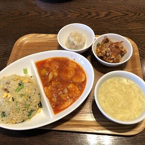 御殿場紅虎餃子房エビチリ定食